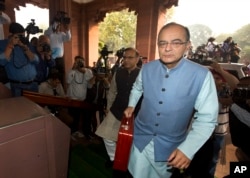Indian Finance Minister Arun Jaitley arrives at parliament house to present federal budget 2016-17, in New Delhi, India, Feb. 29, 2016