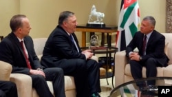 مایک پمپئو پیشتر و در اردن با ملک عبدالله دیدار کرده بود