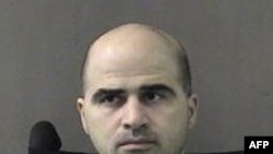 Thiếu tá Nidal Hasan bị truy tố về 13 tội danh giết người có chủ mưu và 32 tội danh mưu sát trong vụ bắn giết ở Fort Hood