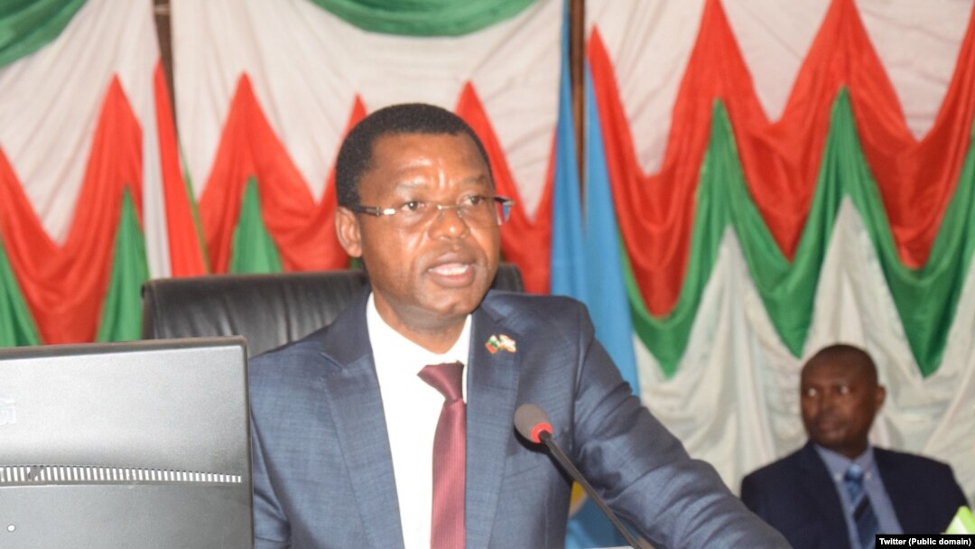 Emmanuel Sinzohagera atwara inama nkenguzamateka nshasha 