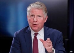 El fiscal de distrito de Manhattan, Cyrus R. Vance Jr., responde a una pregunta durante una conferencia de prensa en Nueva York, el 10 de mayo de 2018.