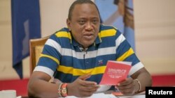 Le président kényan Uhuru Kenyatta répond aux questions de Facebook Live à Nairobi, Kenya, le 23 juillet 2017.