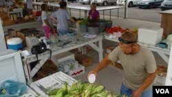 La baja en el precio de la gasolina en EE.UU. ha dejado más dinero en el bolsillo de los consumidores, para gastar en alimentos y otros bienes de consumo.