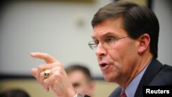 El secretario de Defensa de EE.UU., Mark Esper, dice que no ha habido decisión de retirar las tropas de Irak.