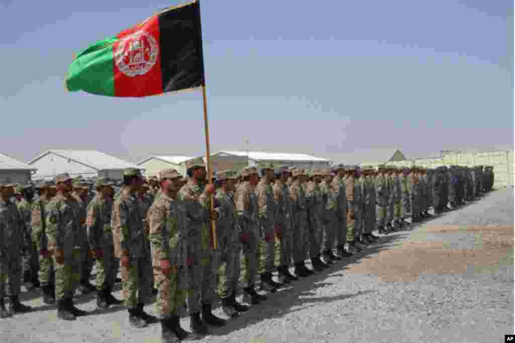 فراغت بیش از ٢۰۰ پولیس افغان در هرات