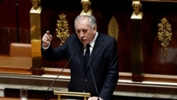 Perdana Menteri Prancis, François Bayrou, berbicara di depan parlemen Prancis di Paris, Selasa 14 Januari 2025.