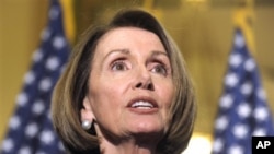 La présidente de la Chambre, la députée Nancy Pelosi de Californie.