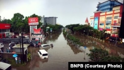 Banjir menggenangi kota Bandung, Jawa Barat, 24 Oktober 2016 (Foto: Badan Nasional Penanggulangan Bencana/BNPB)