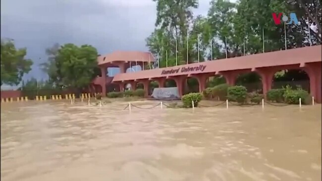 کراچی میں دوسرے روز بھی بارش، ہر طرف پانی ہی پانی کراچی میں دوسرے روز بھی بارش، ہر طرف پانی ہی پانی