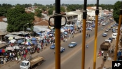 Guiné-Bissau: polícia e guarda-fronteira querem ser equiparados aos militares