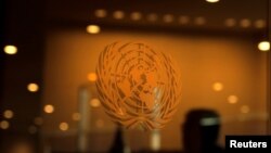 在美國紐約聯合國總部舉行的2019年聯合國氣候行動峰會上看到的聯合國標誌。（2019年9月23日）