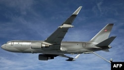 Máy bay tiếp tế nhiên liệu của Boeing được trang bị với thiết bị công nghệ tiếp tế nhiên liệu trên không hiện đại nhất