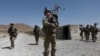 Arhiva - Trupe SAD patroliraju u bazi avganistanske nacionalne armije u pokrajini Logar, 7. avgusta 2018.
