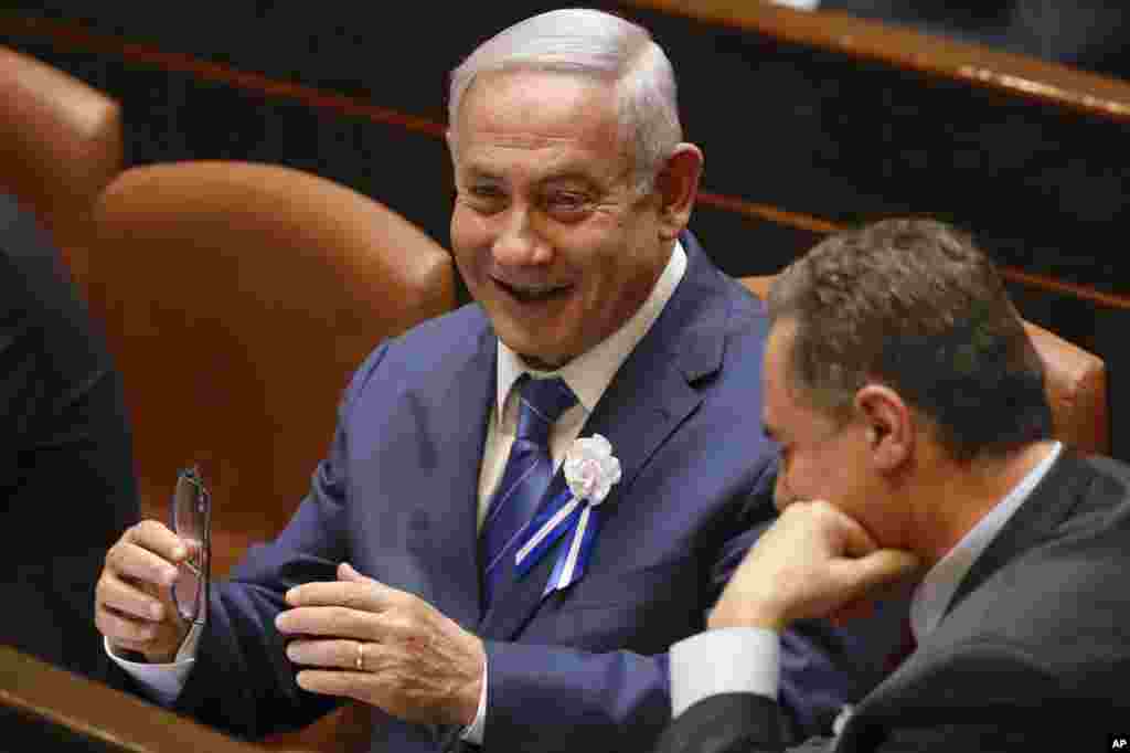 بنیامین نتانیاهو نخست وزیر اسرائیل در مراسم افتتاحیه دوره جدید کنست یا پارلمان در اورشلیم. او دوباره شانس تشکیل دولت اسرائیل را دارد. اگر او در یک ماه آینده این کار را کند، رکورد دوران نخست وزیری در اسرائیل را می شکند.&nbsp;