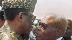 Perezida Pascal Lissouba (i buryo) na Perezida wa Zaire ya kera, Mobutu Sese Seko