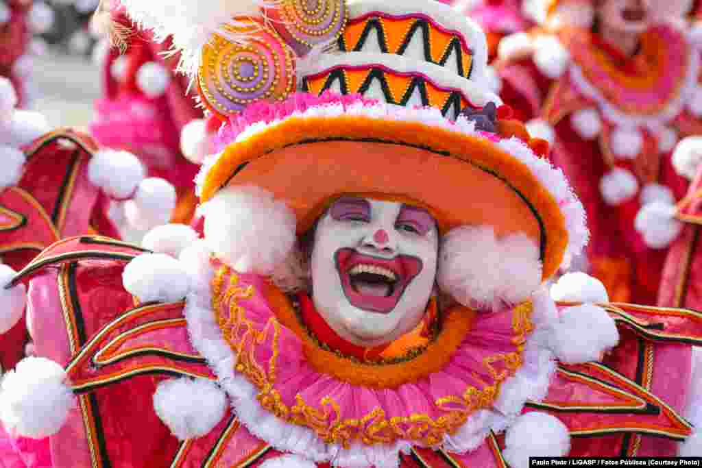 Segundo dia dos desfiles das escolas de samba do Grupo Especial, no sambódromo do Anhembi 