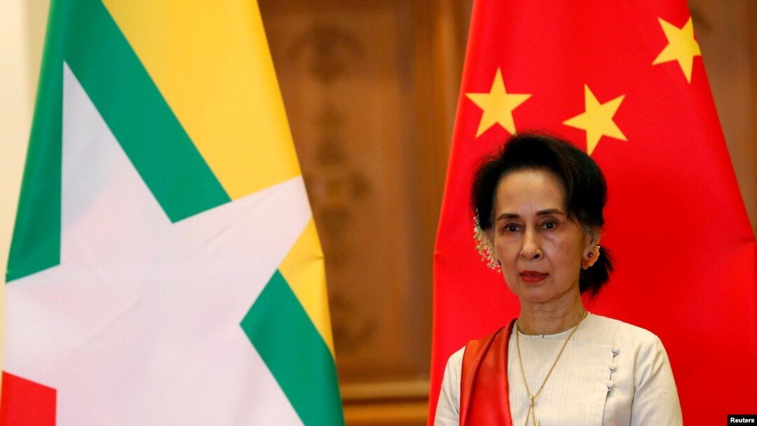 Aung San Suu Kyi yakombowe 