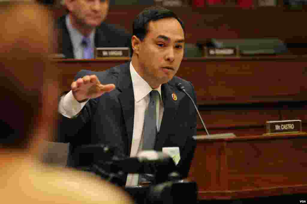 El congresista Joaquín Castro, de Texas, votó a favor de las sanciones.