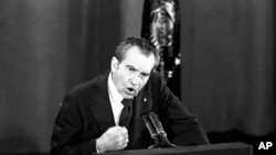  지난 1974년 리처드 닉슨 당시 미국 대통령이 텍사스 휴스턴에서 워터게이트 사건 관련 기자회견을 했다. 