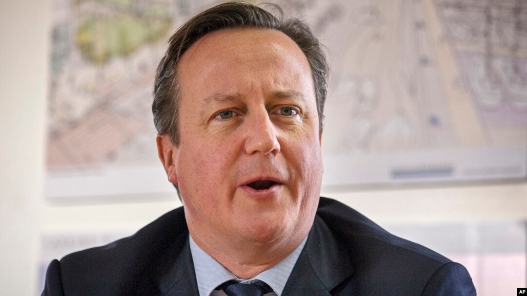 El primer ministro británico, David Cameron, habló durante una visita a un sitio de construcción de viviendas en Barking, en el este de Londres, el lunes, 4 de enero de 2016.