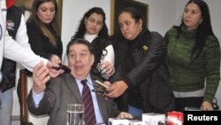 El ministro de Relaciones Exteriores de Paraguay José Félix Fernández habla durante una conferencia de prensa. La cancillería paraguaya aún no se pronuncia sobre la expulsión de Venezuela de cuatro de sus diplomáticos.