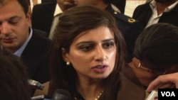 Menlu Pakistan Hina Rabbani Khar memperingatkan Afghanistan untuk tidak mengharapkan hal yang tidak realistis dalam perundingan damai dengan Taliban (17/2).