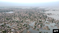 Daerah pemukiman banjir setelah hujan lebat di kota Dera Allah Yar di distrik Jaffarabad, Provinsi Balochistan. (Foto: AFP)