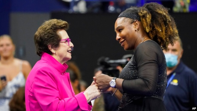 Billie Jean King, left, meets with Serena Williams after Williams defeated Danka Kovinic, of Montenegro, during the first round of the US Open tennis tournament Aug. 29, 2022, in New York.