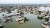 Una vista general de las casas sumergidas, después de las lluvias e inundaciones en el distrito de Jafferabad, Pakistán, 1 de septiembre de 2022