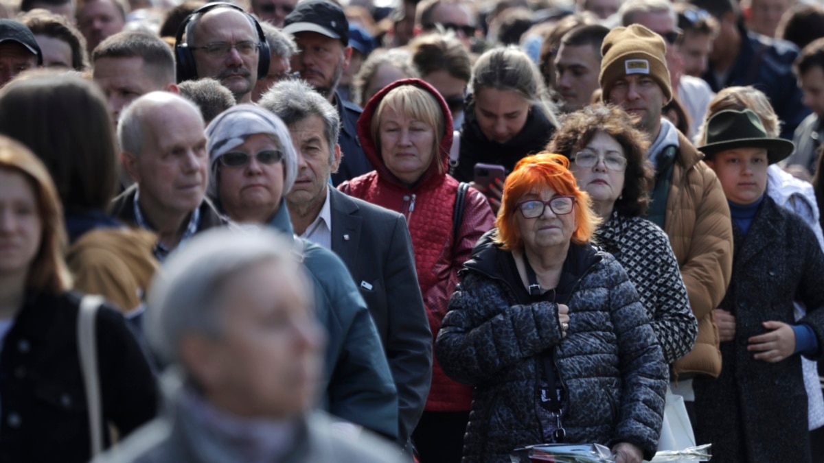 Thousands Pay Last Respects to Gorbachev at Funeral Snubbed by Putin