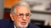 En esta imagen de archivo, el tenor español Plácido Domingo concede una entrevista en Nápoles, Italia, el 23 de agosto de 2020.