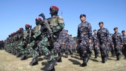 Pasukan khusus militer Indonesia berbaris selama parade di Denpasar, Bali (foto: dok). 