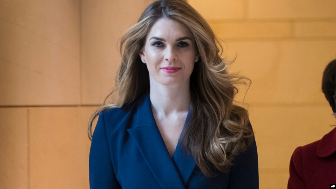 Penasihat Presiden Hope Hicks tiba untuk memberikan kesaksian di hadapan Komite Kongres AS, Selasa (27/2).