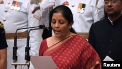 အမျိုးသမီး ကာကွယ်ရေးဝန်ကြီးအသစ် Nirmala Sitharaman 