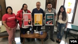 Dari kiri ke kanan: Ketua Paguyuban Supporter Timnas Indonesia, Ignatius Indro, Aktivis Indonesia Corruption Watch yang juga menggagas petisi "Edy Harus Mundur", Emerson Yuntho, peneliti hukum olahraga Eko Noer Kristyanto, dalam konferensi pers di Jakarta