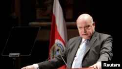 José Miguel Insulza, Secretario General de OEA, dijo sobre Venezuela que "el tema ha sido ya resuelto por los tres poderes del Estado".