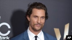 Matthew McConaughey lidera el elenco de "The gentlemen", película de ficción sobre un estadounidense que construye un imperio de drogas en Londres.