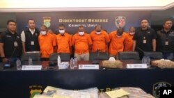 قاچاقچیان انسان برای تجارت غیرقانونی اعضای بدن در دفتر مرکزی اداره پلیس جاکارتا، اندونزی