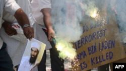 Dân chúng ở Ấn Ðộ đốt hình Osama bin Laden sau tin thủ lãnh al-Qaida này đã bị giết chết, ngày 2/5/2011