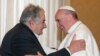 Papa Francisco recibe a presidente Mujica