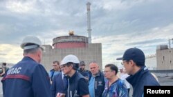 Članovi ekspertske misije Međunarodne agencije koje prevodi Marijano Grosi obilazi nuklearnu elektranu Zaporožje, 2. septembra 2022.