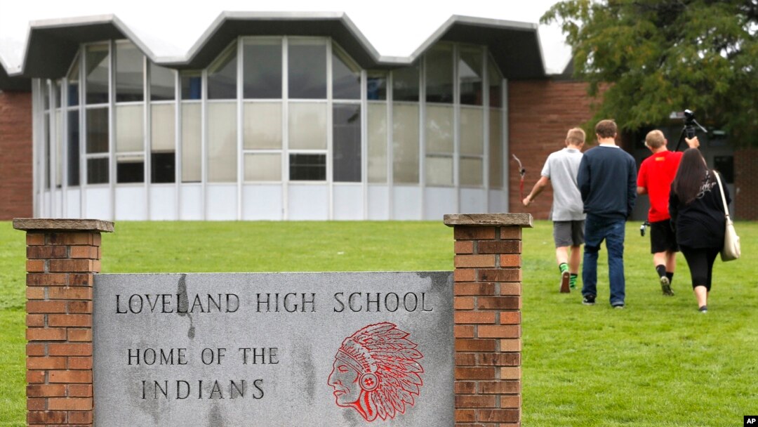 Sebuah SMA di Loveland, Colorado, menggunakan gambar kepala suku Indian Amerika sebagai maskot (Foto: dok). 