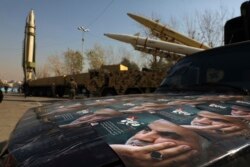 Poster Jenderal Iran. Qassem Soleimani, yang terbunuh di Irak dalam serangan pesawat tak berawak AS pada 3 Januari 2020. (Foto: AP)