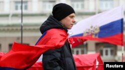 Учасник проросійського мітингу в Донецьку