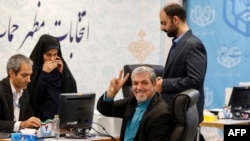 ایرانی سیاستوال مصطفی کاواکبیان د ولسمشرۍ ټاکنو ته د کاندید په توګه نوم لیکنه کوي. 