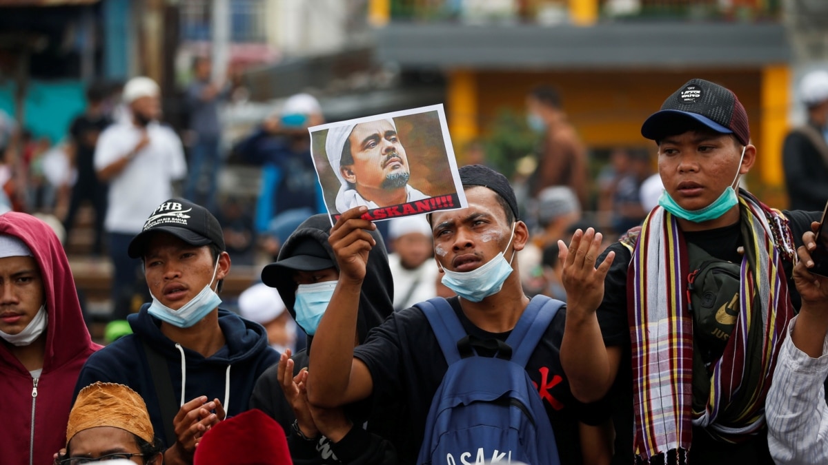 Rizieq Shihab Divonis 4 Tahun Penjara