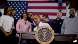 El presidente Obama firmó un memorándum para promover entrenamiento de los trabajadores para el futuro.