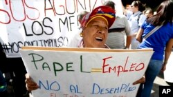 La oposición asegura que la falta de papel es una medida del gobierno de Venezuela para impedir la libertad de información en el país.