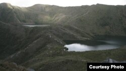 Las fuentes de agua están seriamente amenazadas por el cambio climático y la falta de políticas oficiales. Laguna a tres mil metros en cercanías a Bogotá, Colombia.