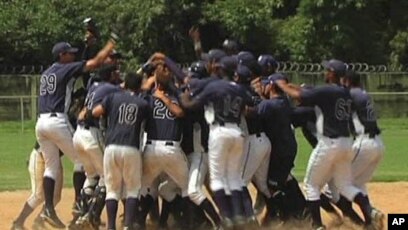 How one professional baseball player from Venezuela gives back